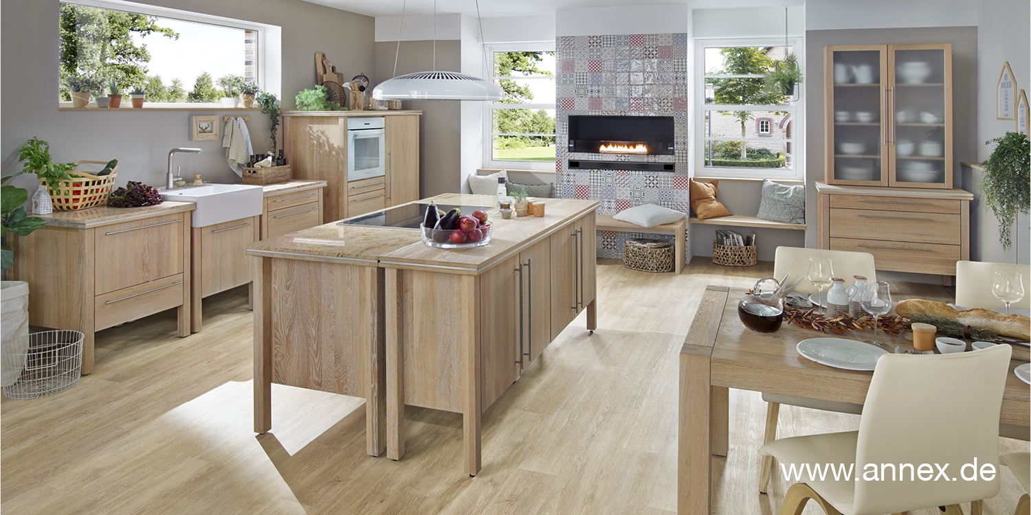 annex-massivholzkueche-mit-weiss-gekalkten-modulen