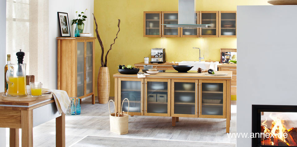 vollholzkueche-mit-kochinsel-vom-hersteller