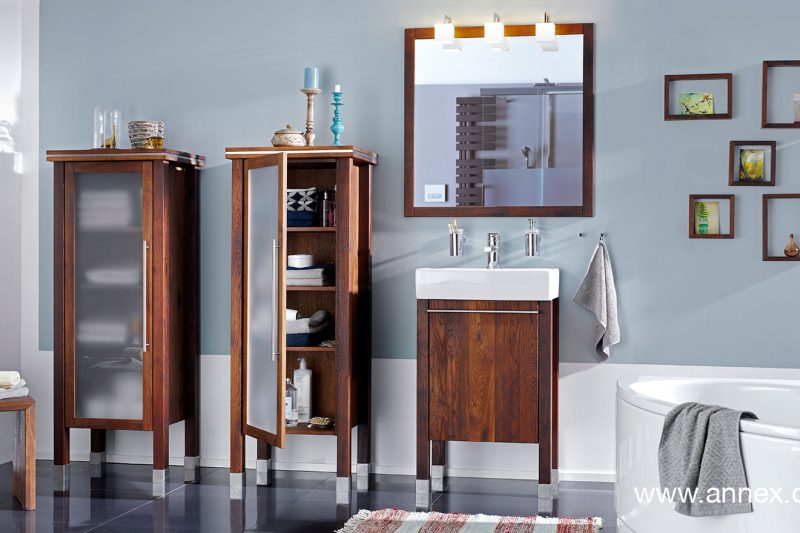 annex-badvitrinen-und-waschtisch-mit-becken-von-villeroy-und-boch
