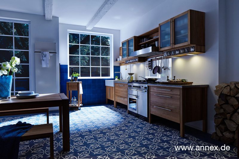 modulare-holzkueche-im-landhausstil